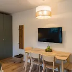 Balatonic Lime Apartmanhaz 公寓式酒店 4*