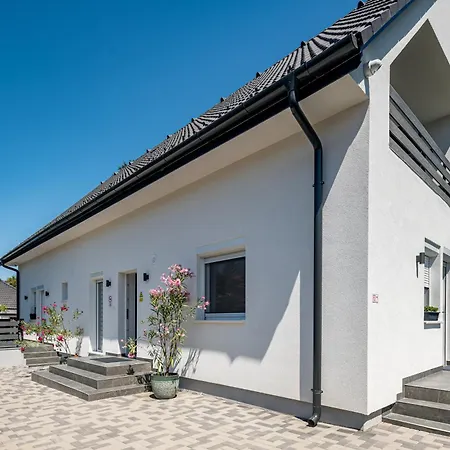 Aparthotel Balatonic Lime Apartmanhaz *