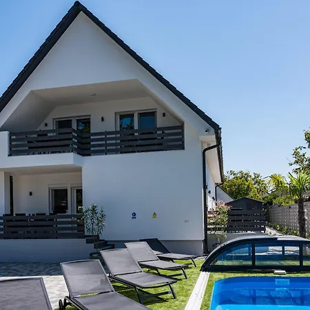 Balatonic Lime Apartmanhaz