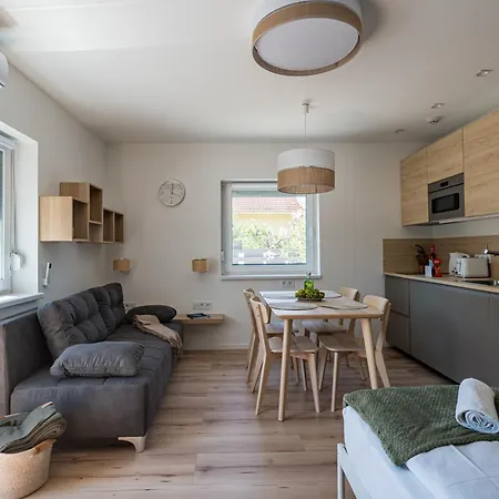 아파트호텔 Balatonic Lime Apartmanhaz 4*