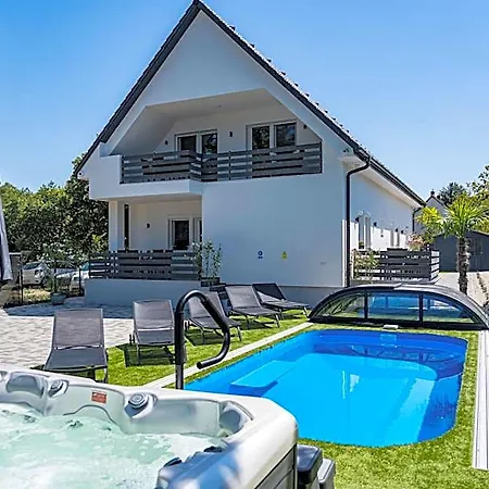 Aparthotel Balatonic Lime Apartmanhaz