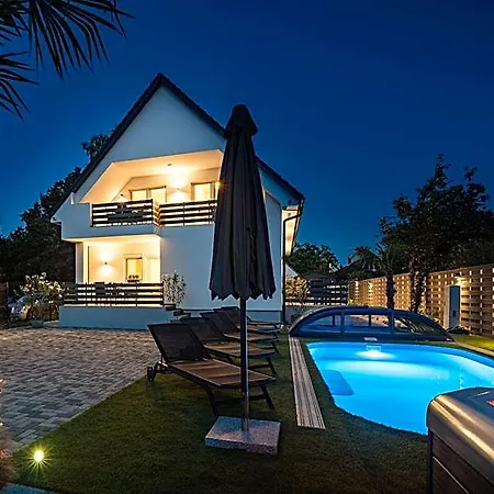 Balatonic Lime Apartmanhaz Aparthotel