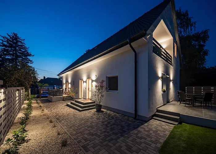 Balatonic Lime Apartmanhaz מלון דירות 4*