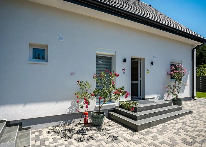 מלון דירות Balatonic Lime Apartmanhaz 4*