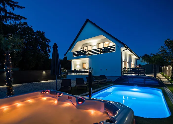 Balatonic Lime Apartmanhaz 4* שיופוק