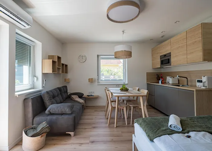 מלון דירות Balatonic Lime Apartmanhaz 4*